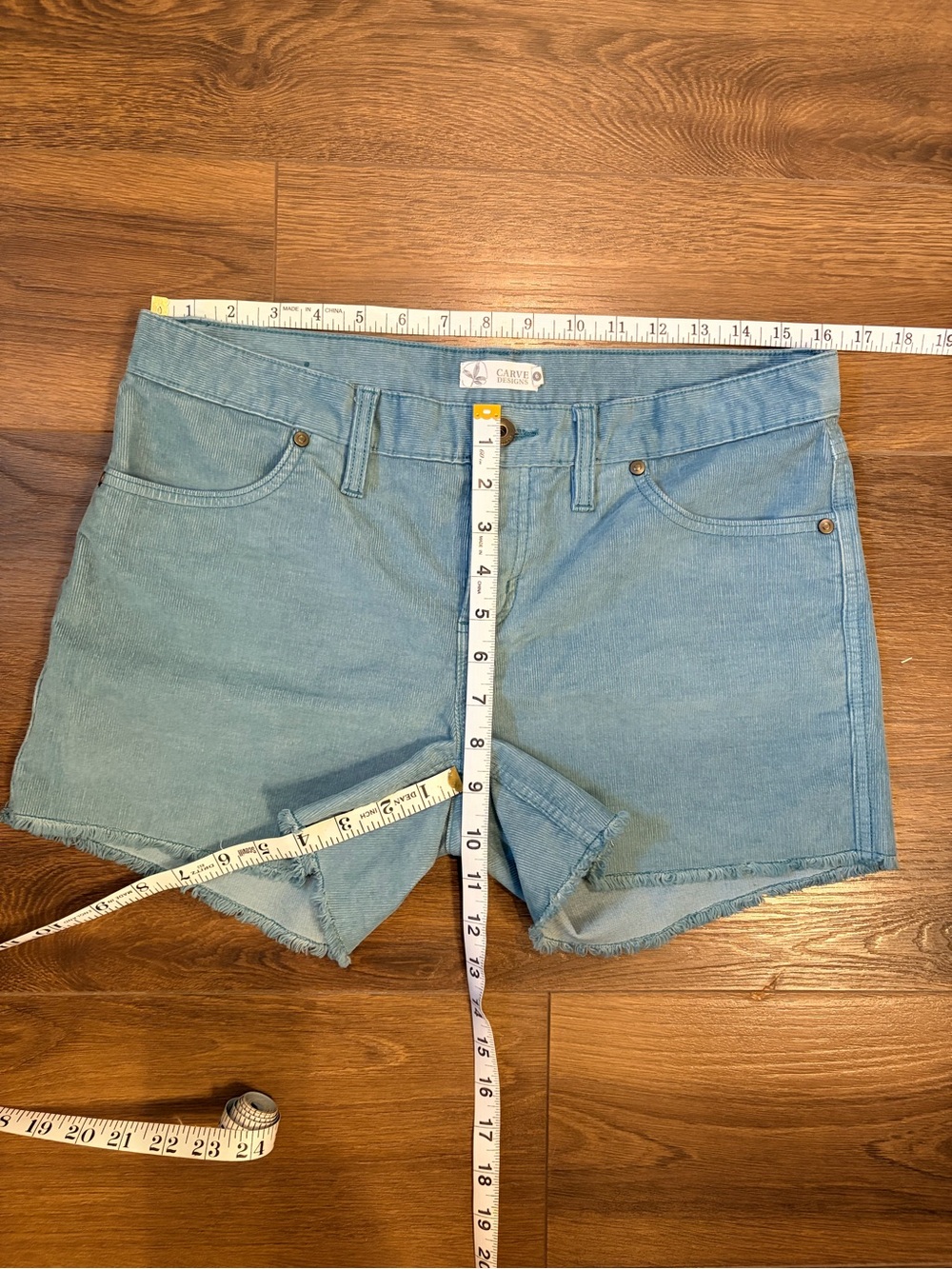 Carve Designs Oahu shorts Light Sky Blue Corduroy Raw Edge 4” size 6 Dogtown - Picture 3 of 5